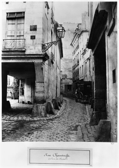 Rue Chanoinesse、rue des Chantres、パリ、1858-78 作： Charles Marville